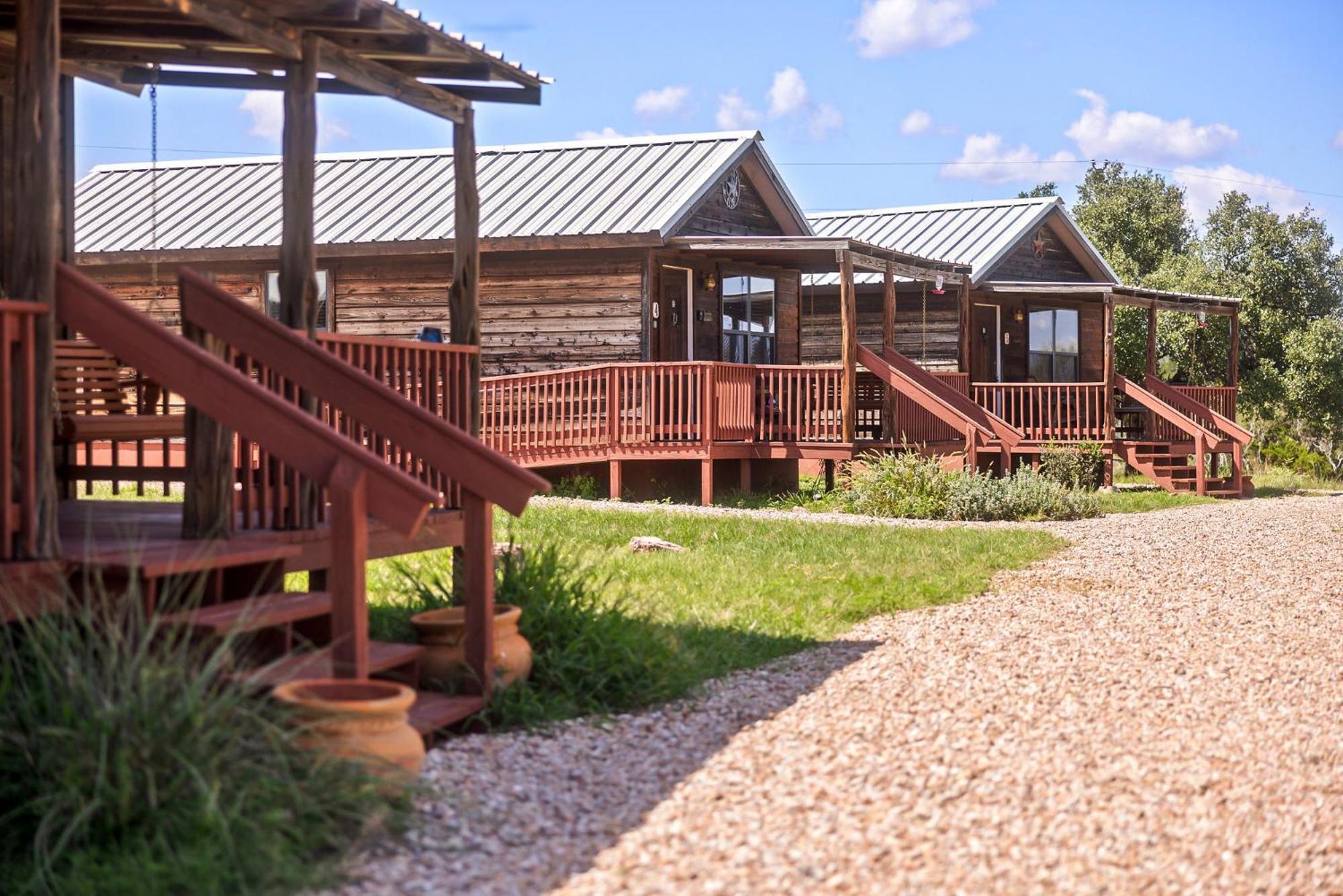 Enchanted Rockview Cabins Crabapple Екстериор снимка