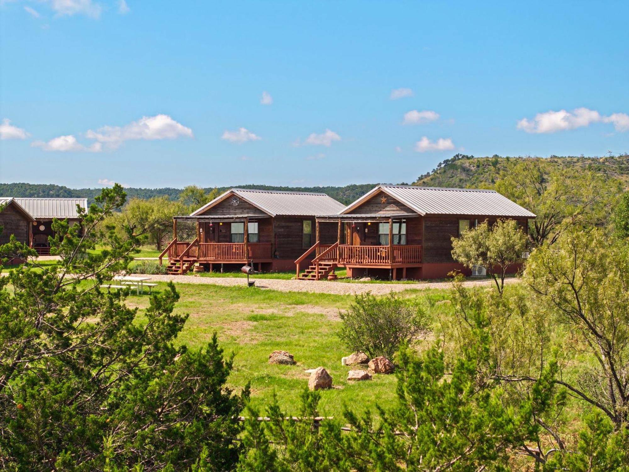 Enchanted Rockview Cabins Crabapple Екстериор снимка