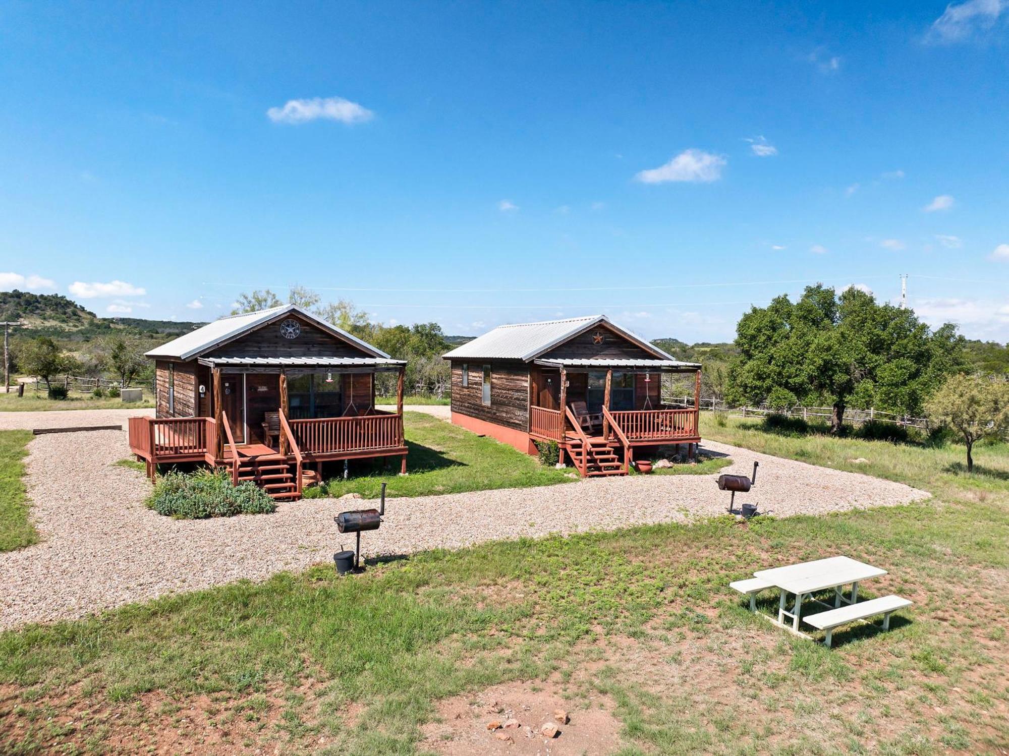 Enchanted Rockview Cabins Crabapple Екстериор снимка