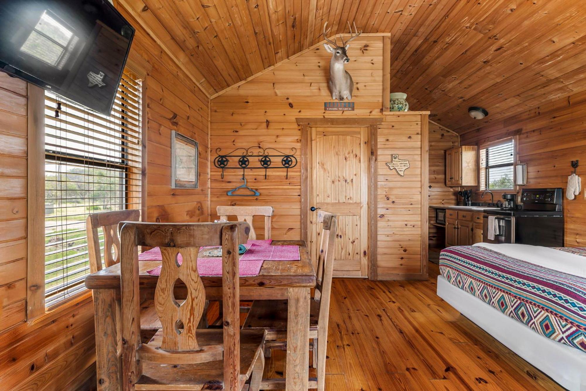Enchanted Rockview Cabins Crabapple Стая снимка
