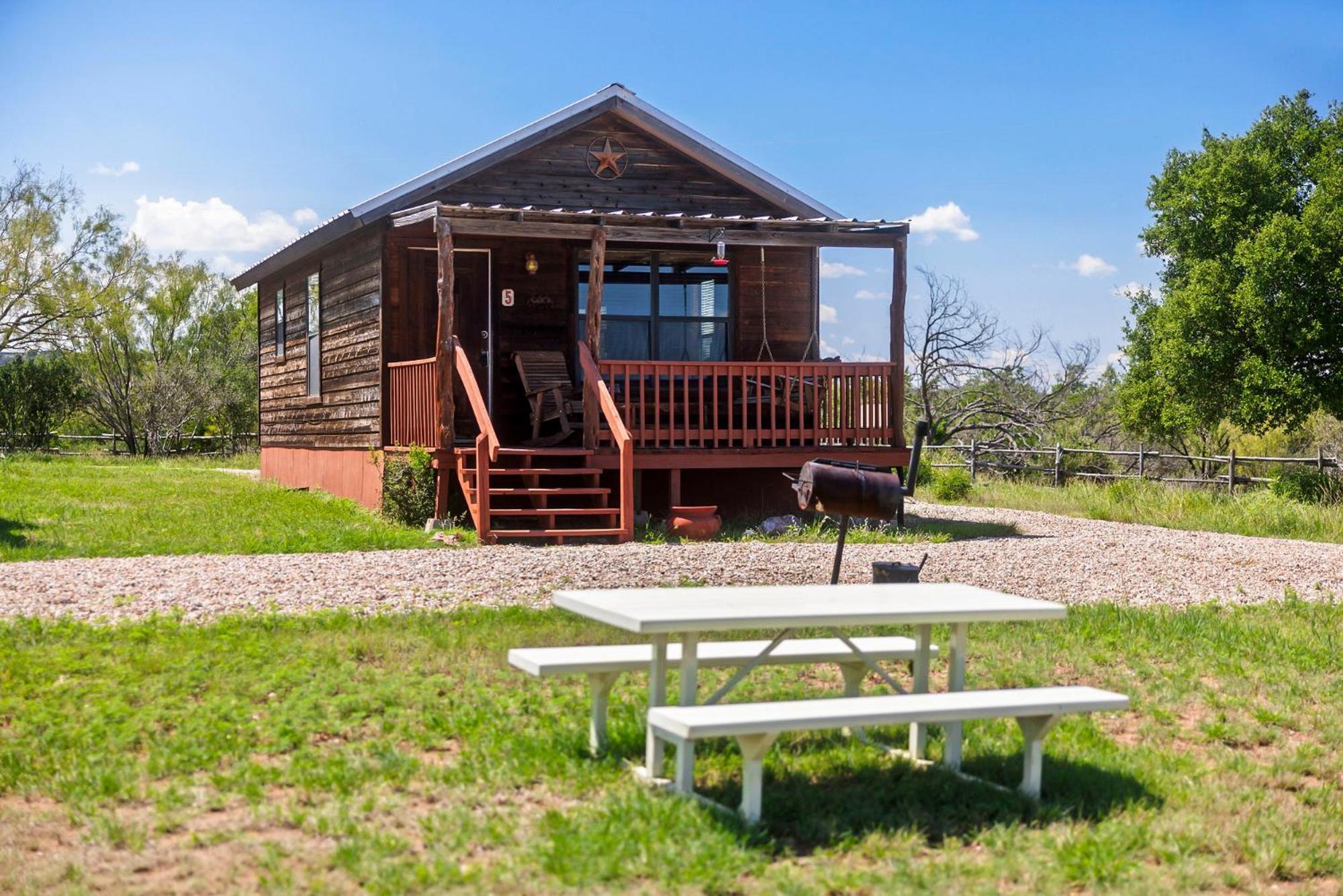 Enchanted Rockview Cabins Crabapple Екстериор снимка
