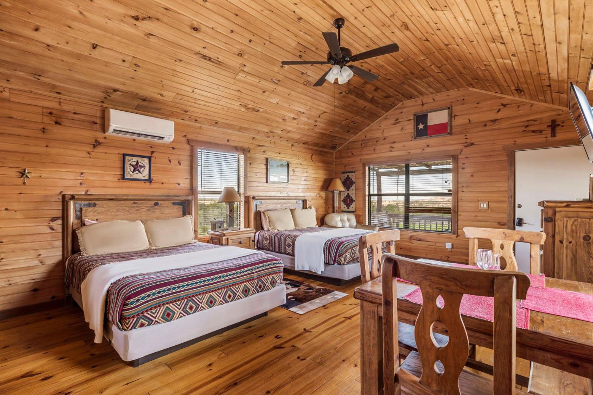 Enchanted Rockview Cabins Crabapple Екстериор снимка